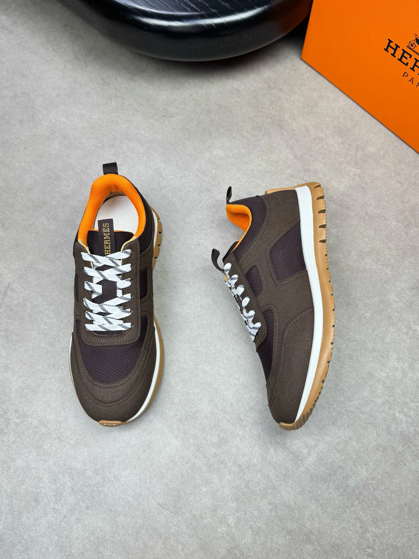 [HERMES] Hermès men's shoes 💰680💰 - high-end quality original items 🔍🔍🔍 casual sports shoes - upper: 🔝 suede environmentally friendly leather, brand high mercerized canvas body with forged ´H´ totem, tongue webbing injection molded brand logo - lining: brand canvas, foot pads; water-dyed cowhide -Outsole: ultra-light T men's shoes 💰U foam; two-color molded outsole -Ultra-high quality control, fine workmanship: highlighted (high-end, extravagance, grade) -Size: 39-44 (38, 45, can be customized)